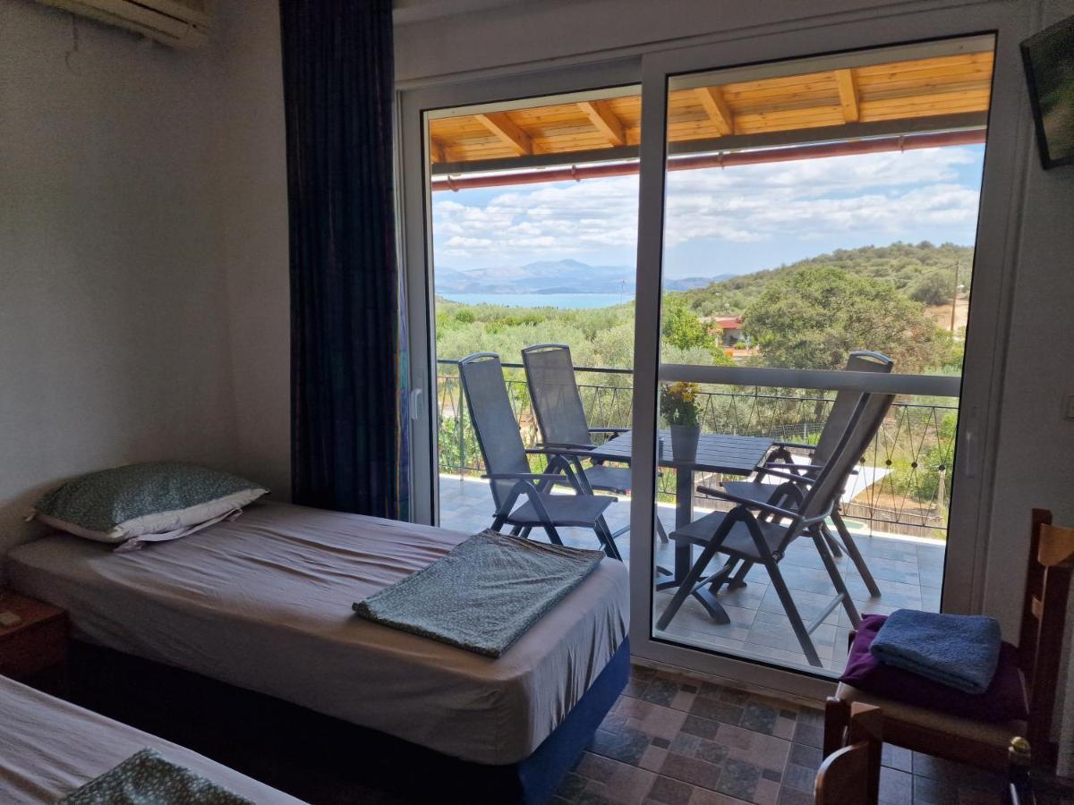 Grieks Vakantiehuis To Kalokairi Kougaíika Exteriér fotografie