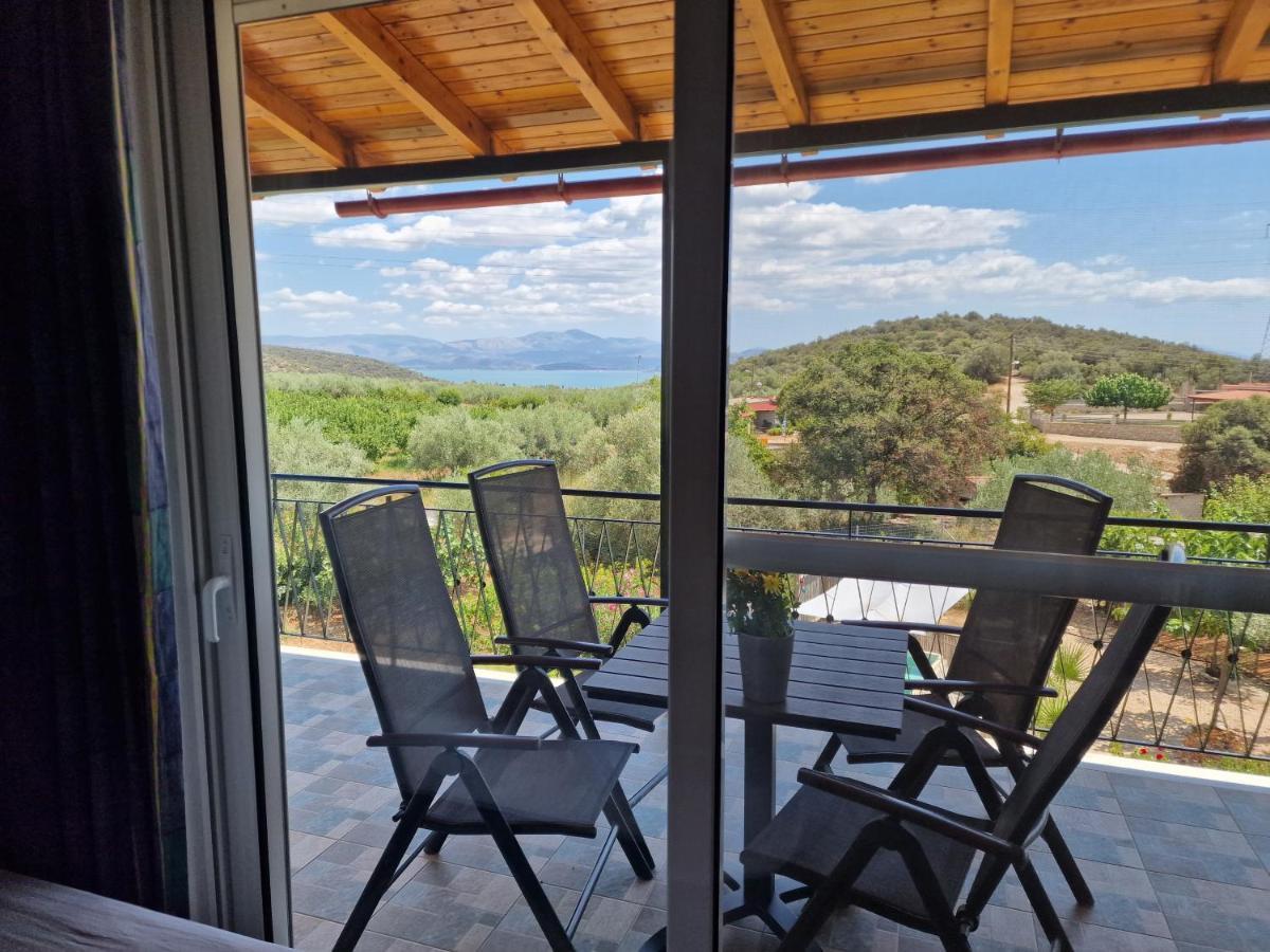 Grieks Vakantiehuis To Kalokairi Kougaíika Exteriér fotografie